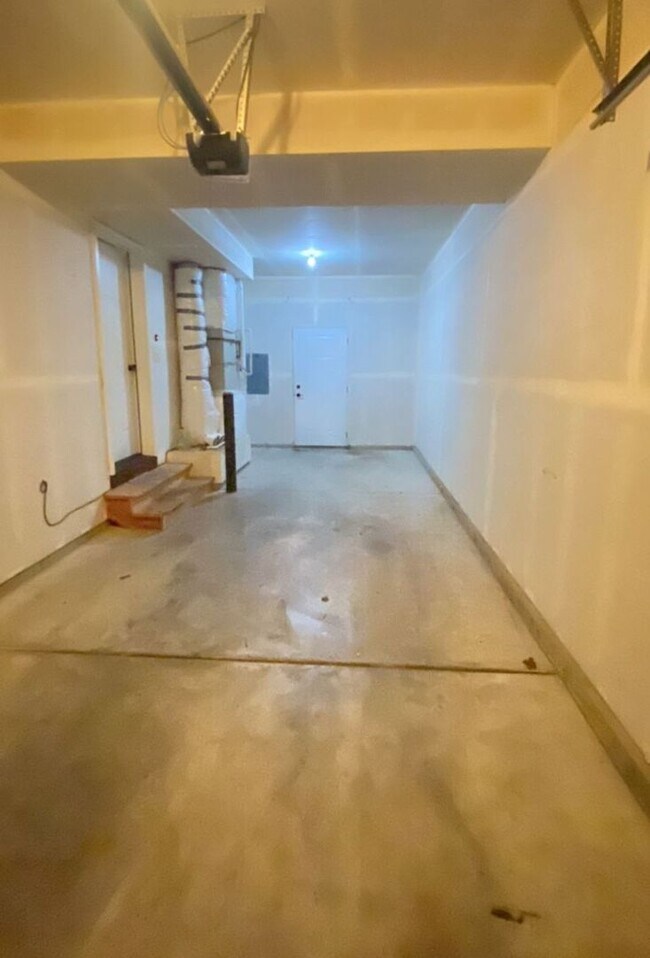 Building Photo - Spacious 3 bedroom 2.5 bath Post Falls Duplex