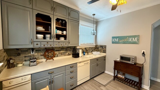 Building Photo - 500 Barrett St