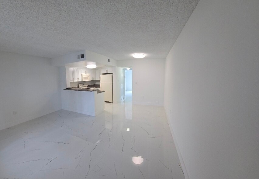 Building Photo - 510 NW 86th Pl