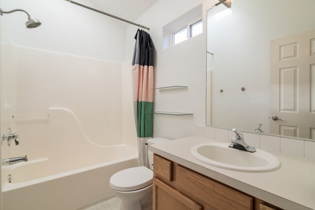 Building Photo - Super clean 3-bdrm/2-bath home in Kenton—C...