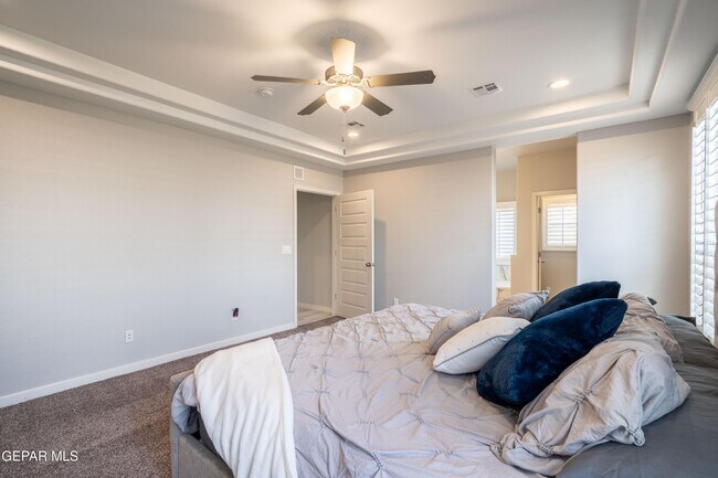 Building Photo - 252 Emerald Sun Dr