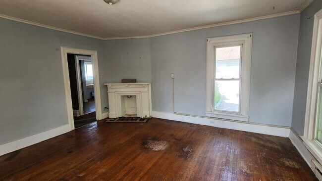 Building Photo - 208 Congress St
