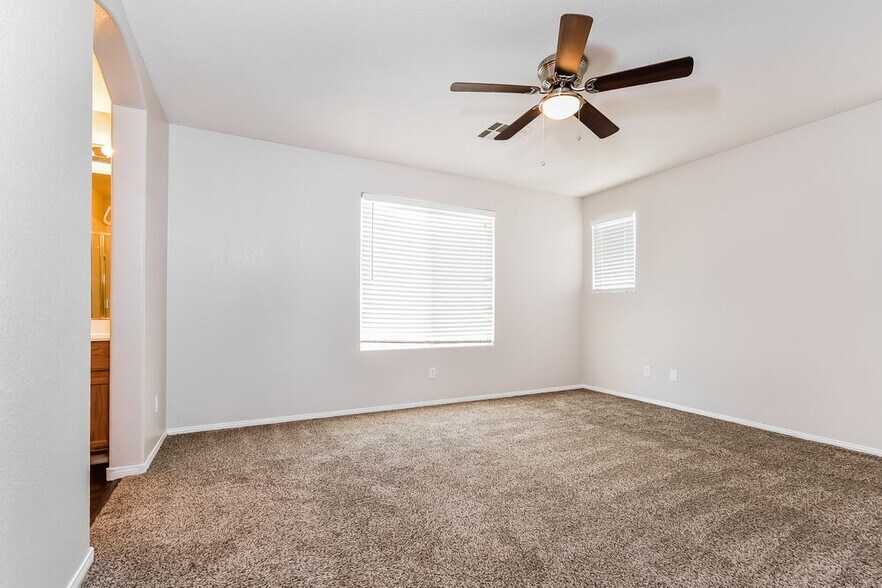 Building Photo - 9434 Havasu Canyon Ave