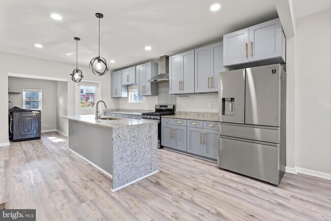 Building Photo - 3809 W Cold Spring Ln