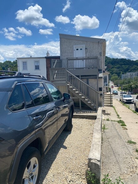 Building Photo - 200 E Hector St