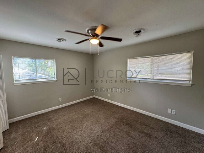 Building Photo - 336 Maywood Cir