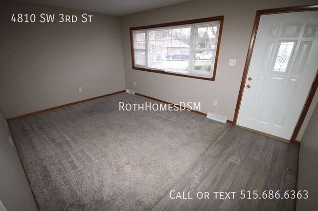 Building Photo - 2 Bedroom 1 Bath Duplex with egress window...