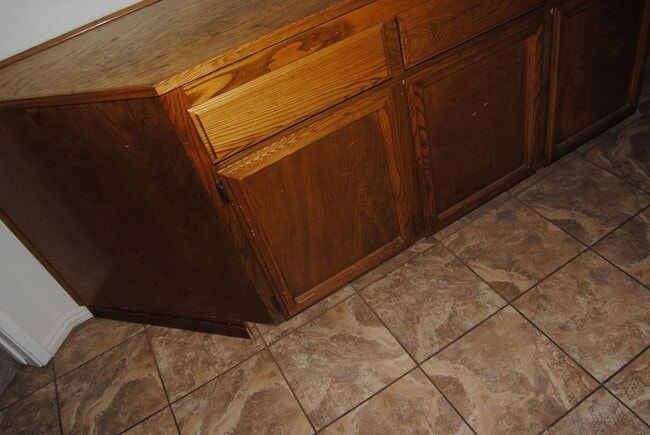 Building Photo - Two weeks of free rent during your third m...