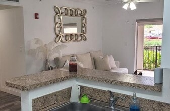 Building Photo - 220 SW 116th Ave