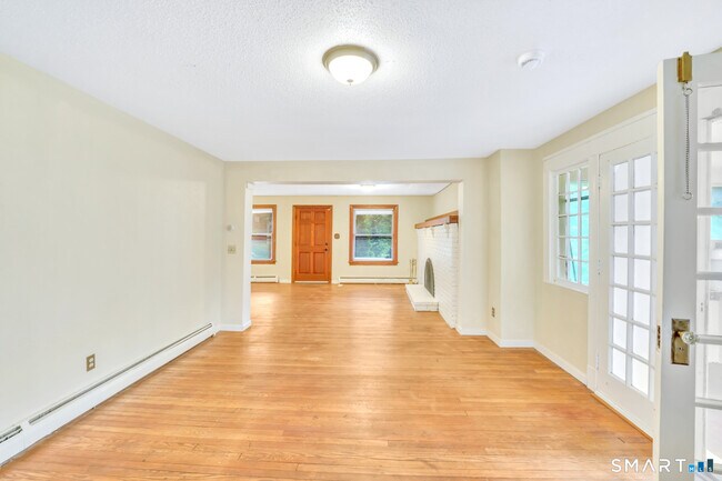 Building Photo - 616 Willow St