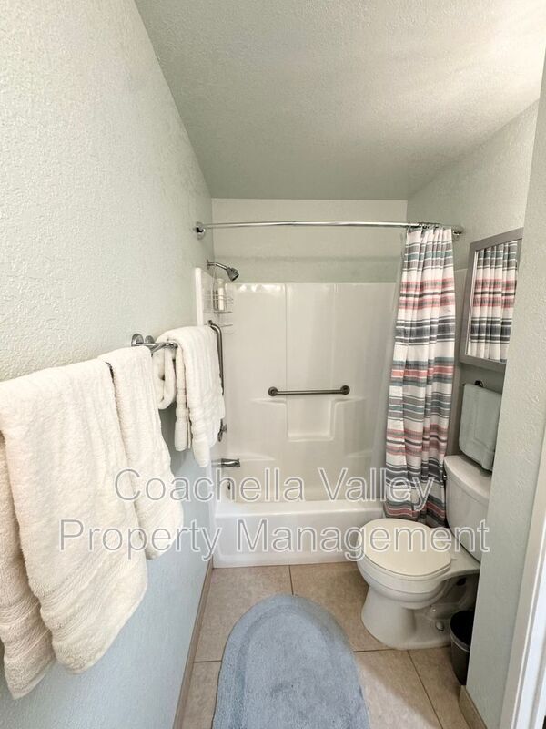 Building Photo - 2820 N Arcadia Ct