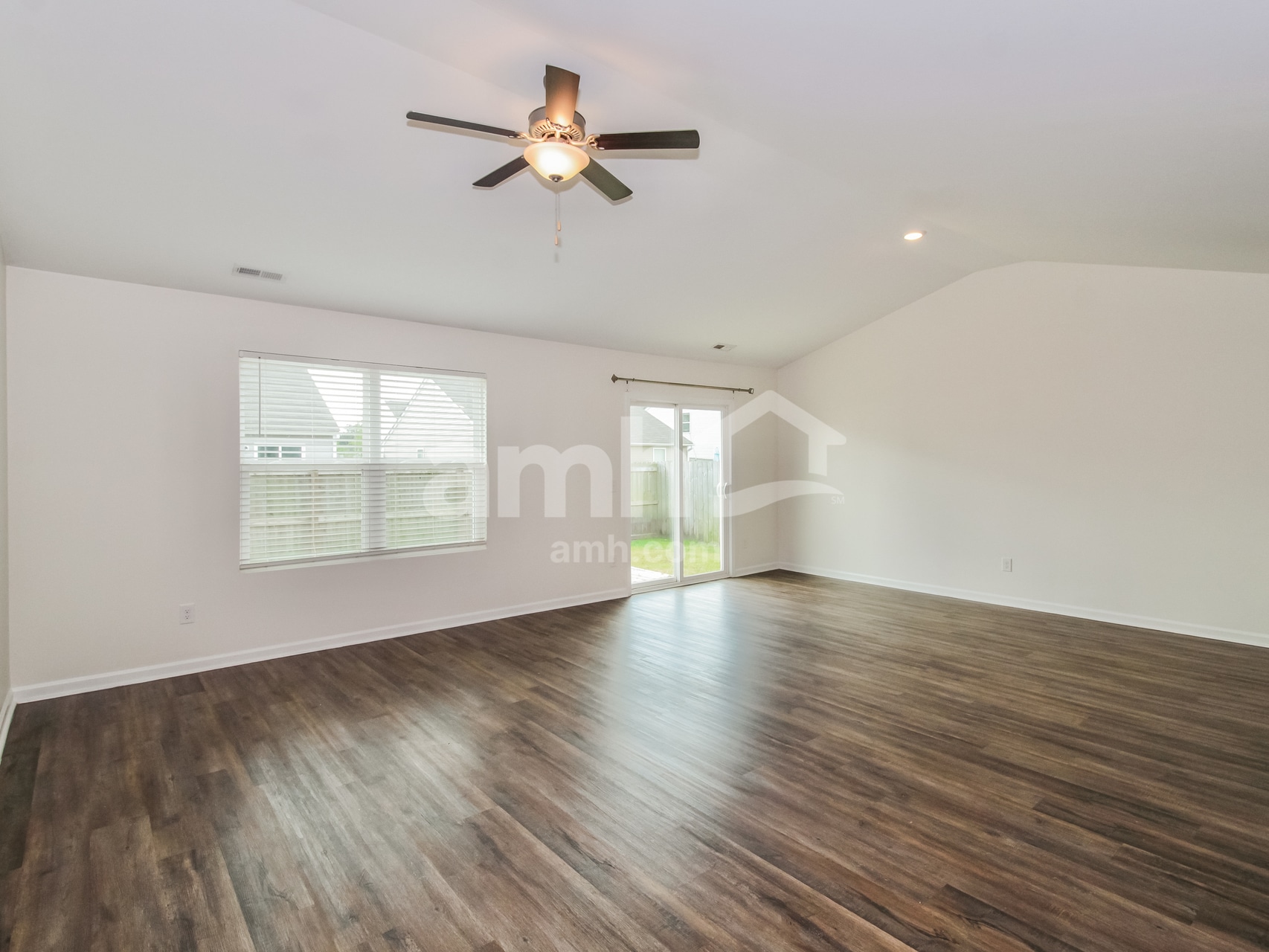 Building Photo - 1220 Dogwood Neck Dr