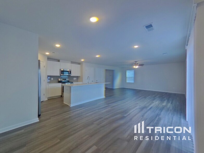 Building Photo - 3093 Whispering Willows Ct