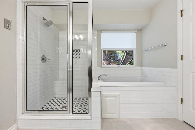 Building Photo - 205 Tellus St