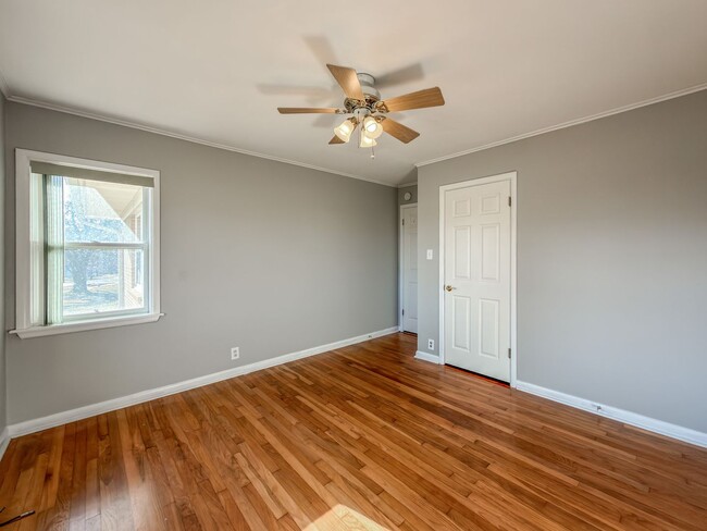 Building Photo - Newly Updated 3 Bed, 2 Bath Home in Greenwood