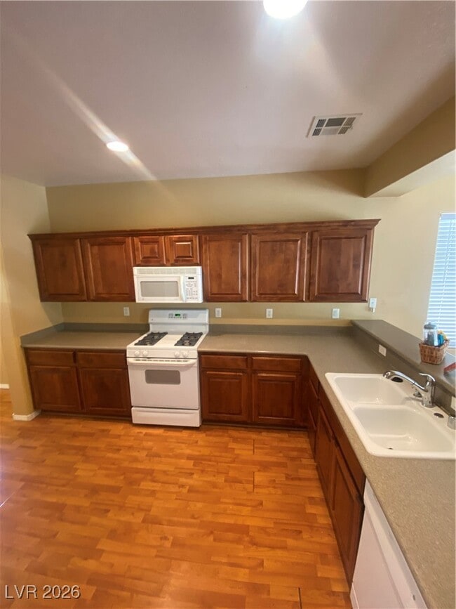 Building Photo - 4417 Laguna Garden Ave