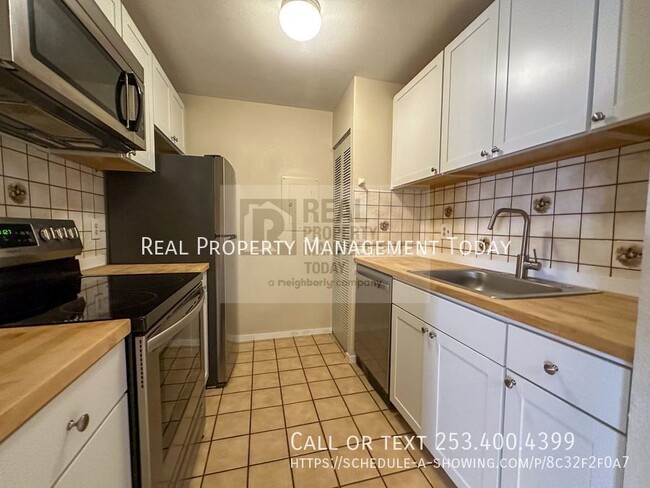 Building Photo - 2 Bedroom Condo in Tacoma!