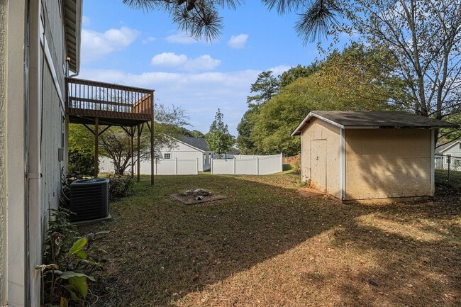 Building Photo - 4 Bedroom 2 Bath House