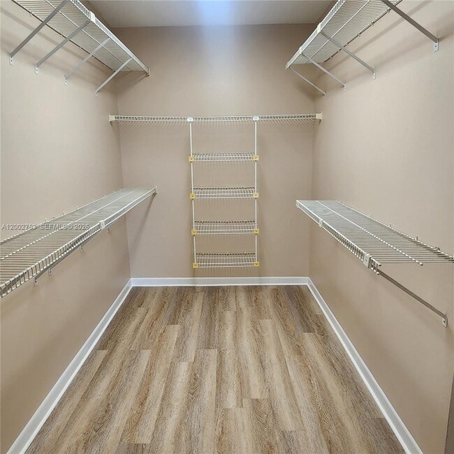 Building Photo - 11950 SW 49th Ct