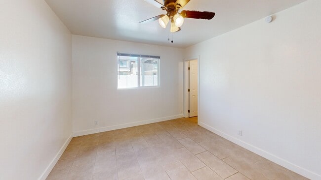 Building Photo - 1408 E Orange St.