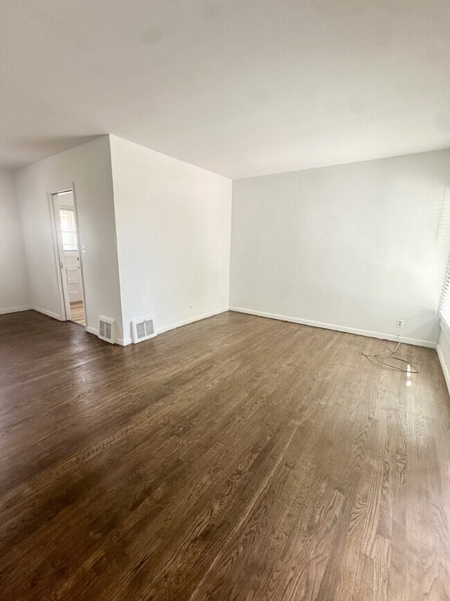 Building Photo - Cozy 1 Bedroom in Central Cheyenne