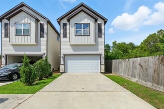 Building Photo - 5105 Ricky St