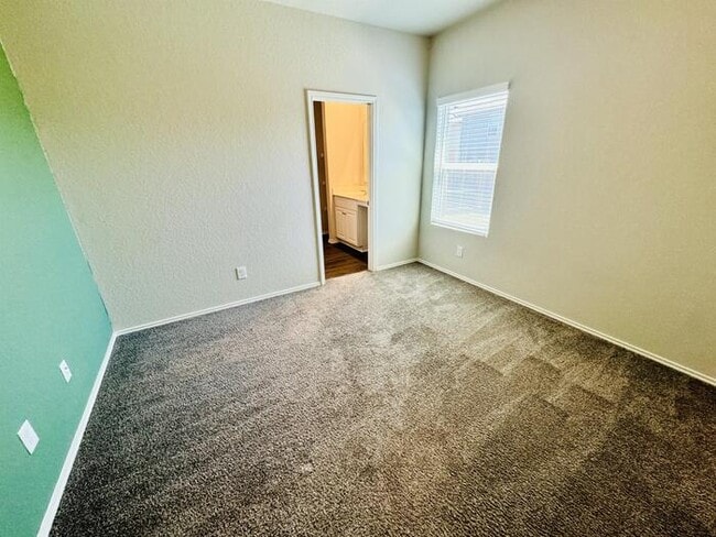 Building Photo - 5936 Olson Bluffs