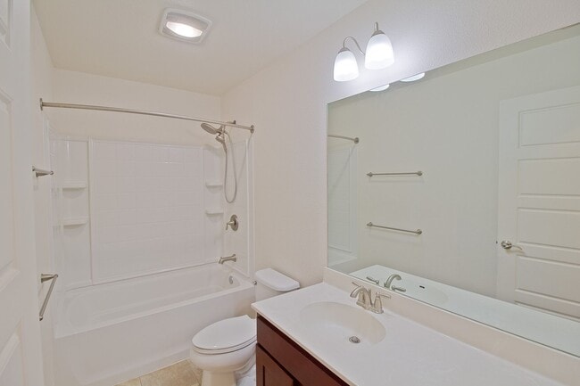 Building Photo - 3BD/2.5BA/Townhome with Private Patio and ...