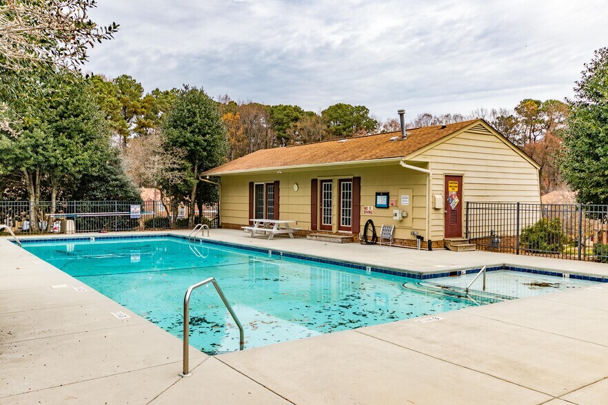 Building Photo - 4704 Blue Bird Court