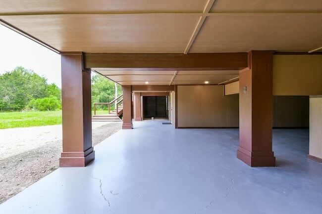Building Photo - 9502 FM 1462 Rd