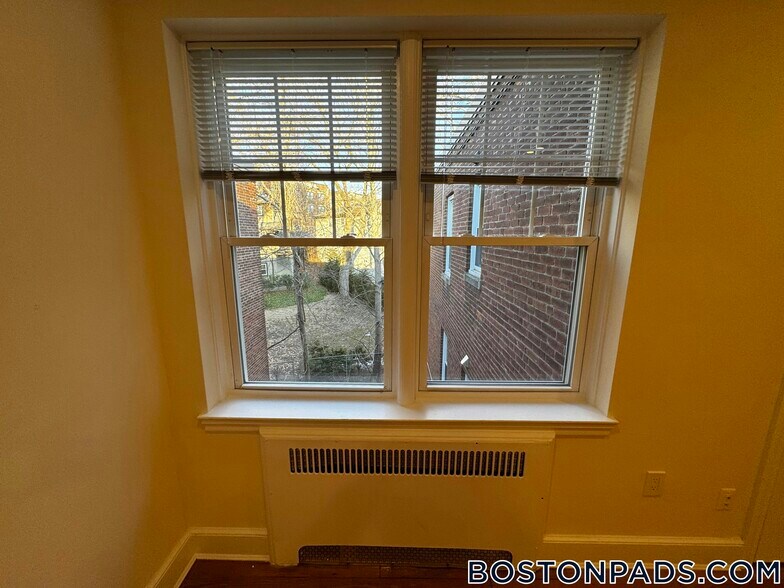 Building Photo - 71 Kilsyth Rd