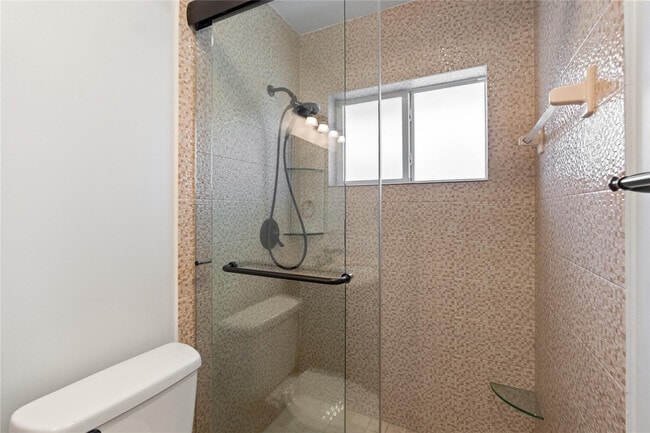 Building Photo - 2616 Middle River Dr