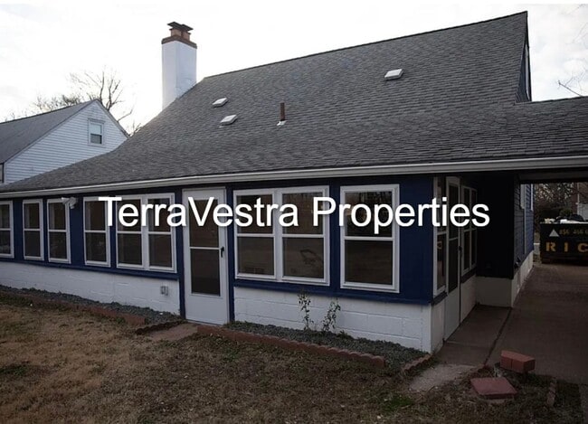 Building Photo - Single Family in Brooklawn!
