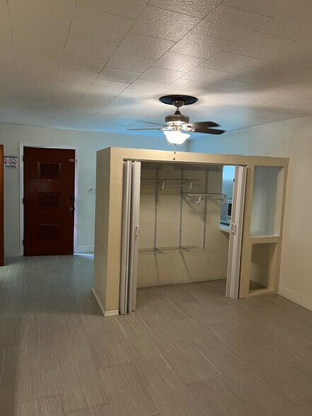 Building Photo - 1005 Vine St