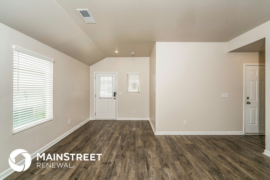 Building Photo - 832 Lora Ln