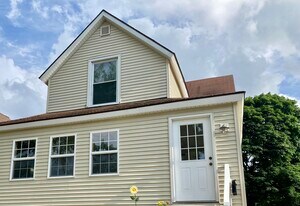 Building Photo - 916 Harrison Ave