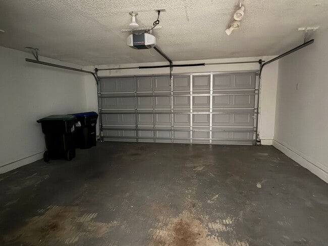 Building Photo - 7386 Spring Villas Cir