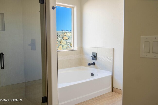 Building Photo - 3614 Paragon St