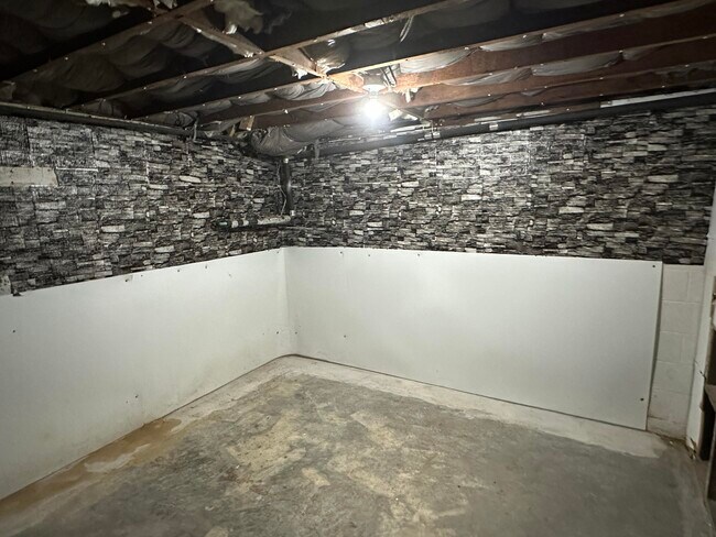 Building Photo - 126 Allnutt Dr