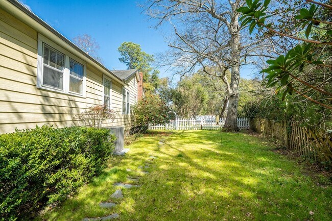 Building Photo - 1235 Ashley Hall Rd