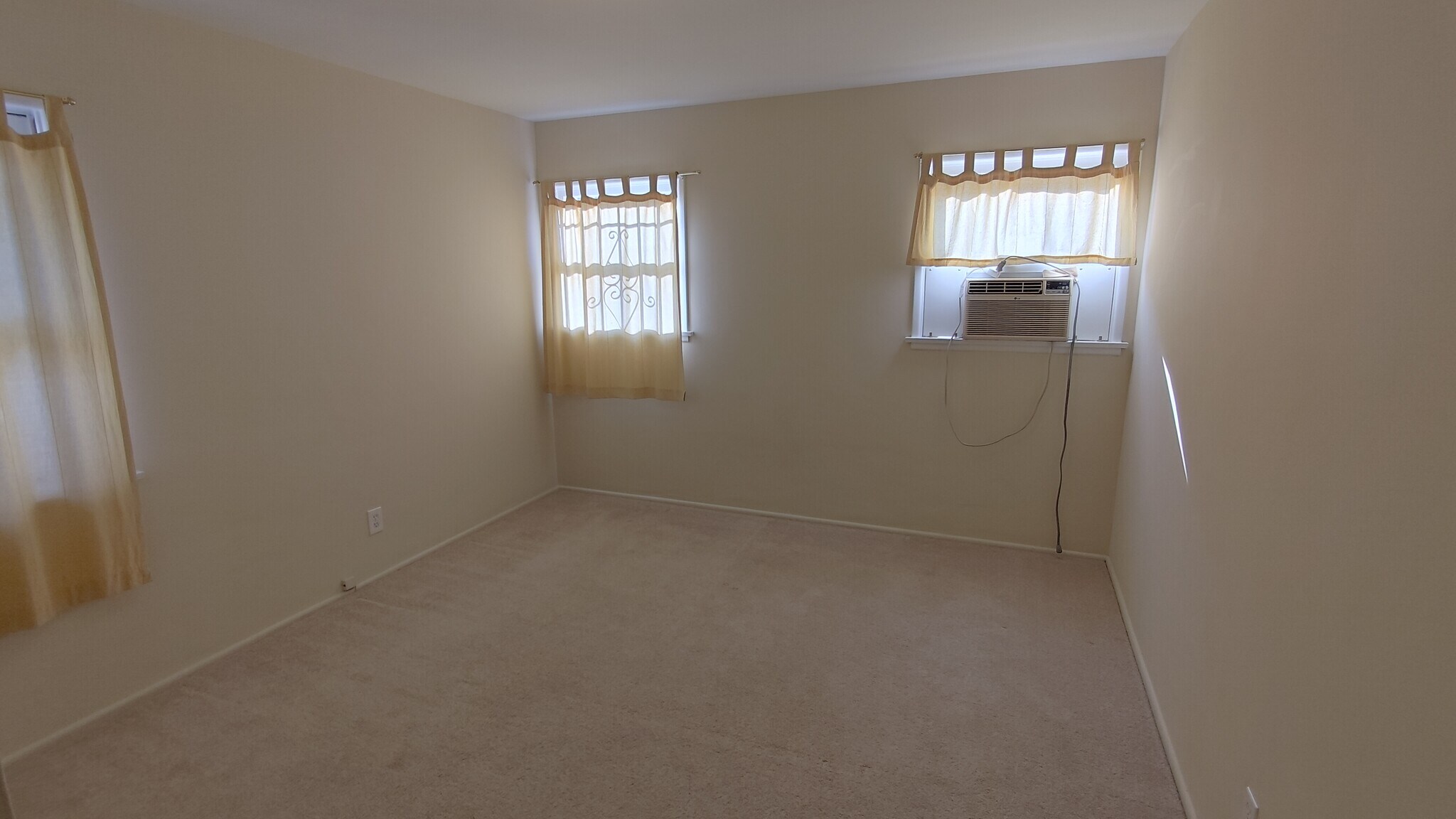 Second bedroom - 2471 Riverside Pl
