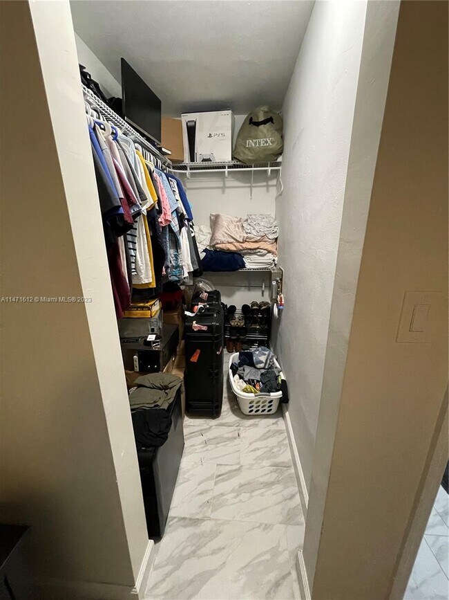 Building Photo - 11890 NE 16th Ave