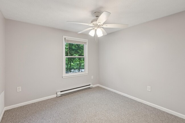 Building Photo - 5 Woodvale Ct