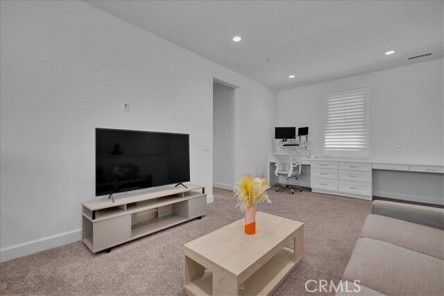 Building Photo - 109 Jayhawk