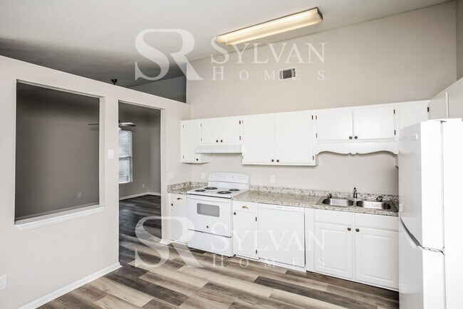 Building Photo - Enjoy living the good life in this 3 bedro...