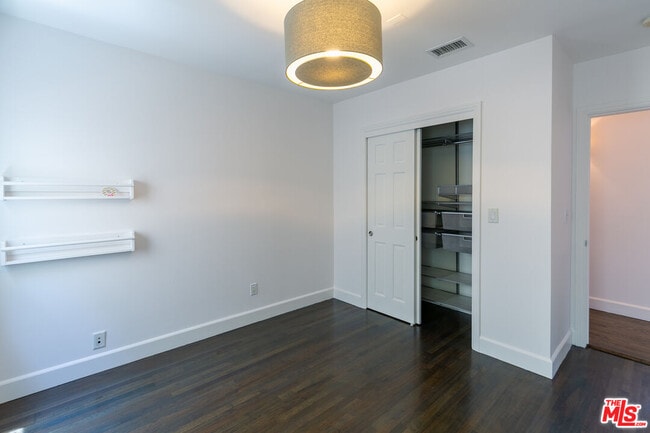 Building Photo - 1530 S Sierra Bonita Ave