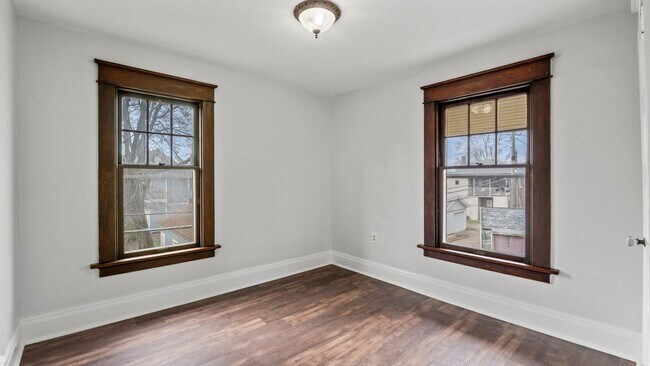 Building Photo - Single-family historic home in West Central with porch and private courtyard.