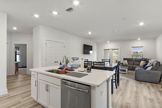 Building Photo - 6672 Paso Fino Dr