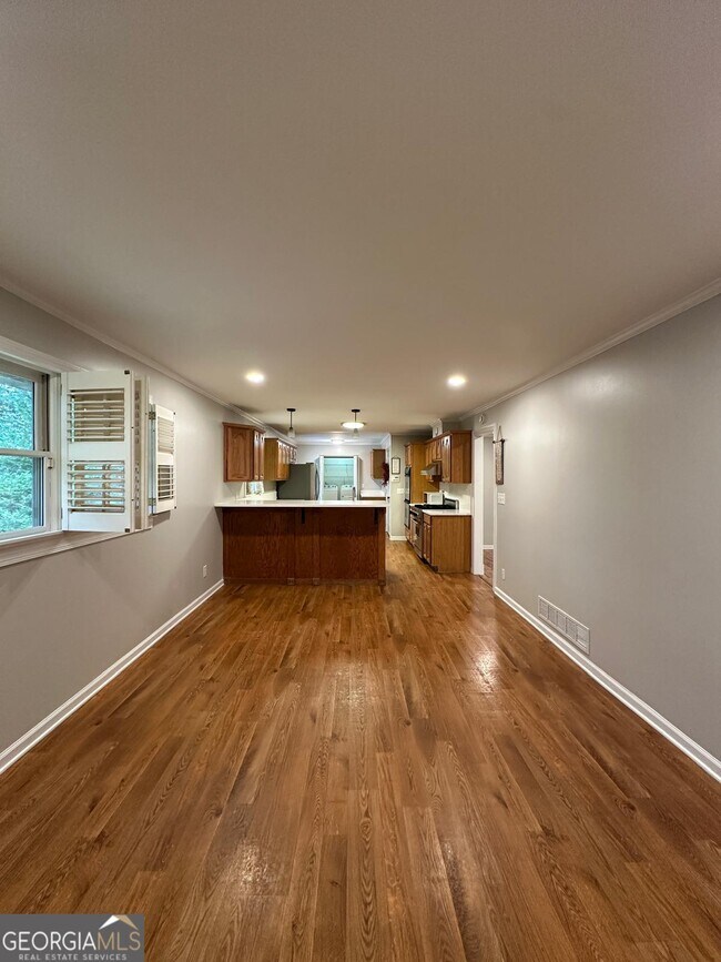 Building Photo - 115 Peyton Rd SW