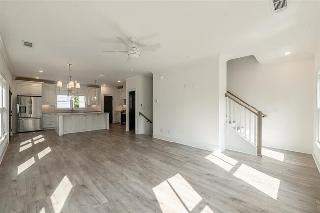 Building Photo - 3272 Stillwood Dr